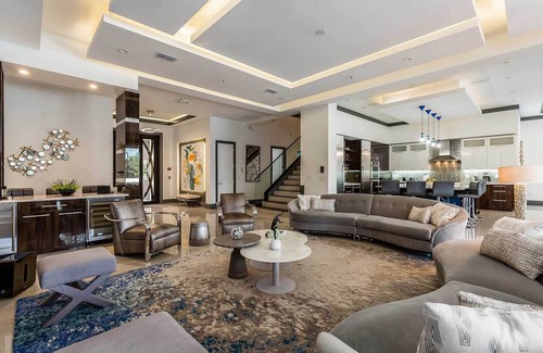 Reunion House | Fab Villa Near Disney w Arcade, Theater, Game Loft & Bar, Huge Balcony, Spa Pool