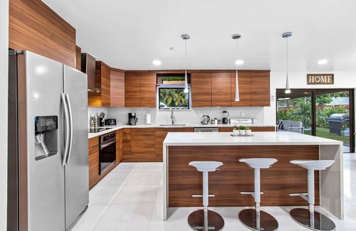 North Miami Beach Villa | Fab Villa w/Terrace+Grill+Billiards | Top Location