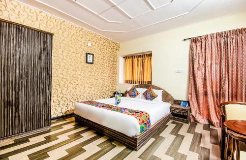 Pudumund Hotel | FabEscape St Clouds - Nr Government Botanical Garden