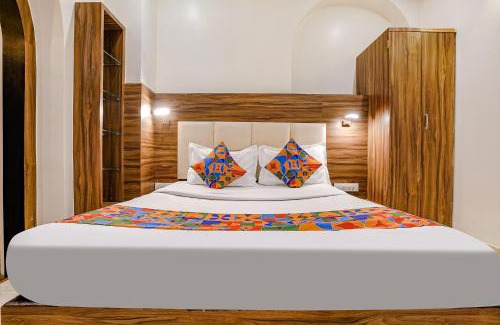 Wellington Pier Hotel | FabExpress Abad Inn - 700m from Gateway of India