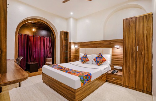 Wellington Pier Hotel | Fabexpress Abad Inn