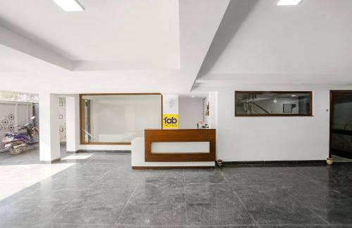 Dwarka Hotel | FabExpress Aerosky Deluxe - Nr Yashobhoomi Convention Centre