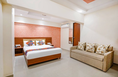Andheri Hotel | Fabexpress Alive