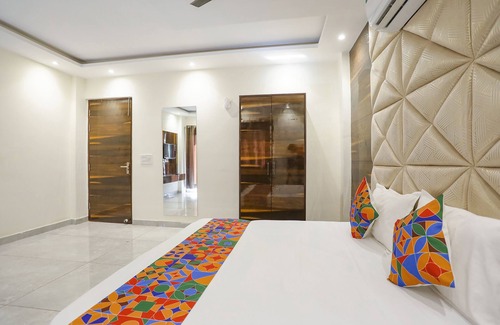 Pitampura Hotel | Fabexpress Baba'S Inn