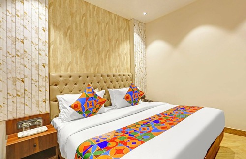Pitampura Hotel | Fabexpress Baba'S Inn