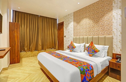 Pitampura Hotel | Fabexpress Baba'S Inn