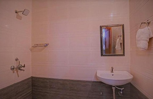 Sector 70 Hotel | FabExpress F9 BV Noida
