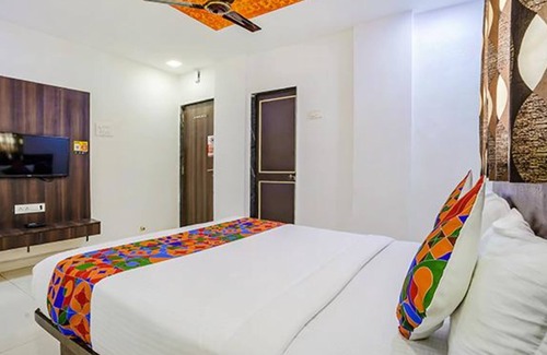 Pune Hotel | Fabexpress Galaxy Lodge