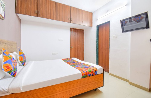 Wakad Hotel | Fabexpress Gavoriel Stays