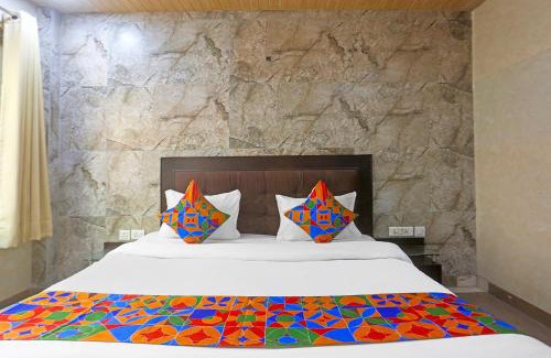 Kalkaji Hotel | FabExpress Gera's - Nehru Place Market