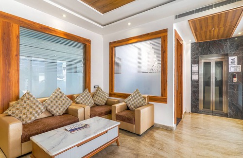 Indira Nagar Hotel | Fabexpress Global Inn New