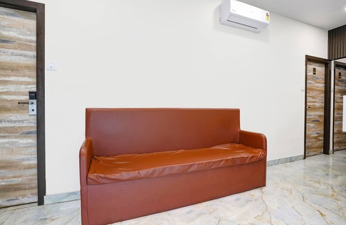 Jogeshwari West Hotel | Fabexpress Good Luck Residency