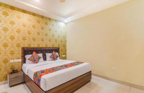 Indira Nagar Hotel | FabExpress Grand Inn