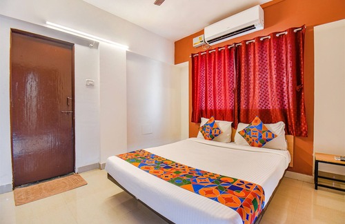 Pune Hotel | Fabexpress Green Leaves