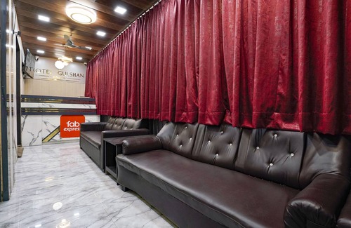 Cuffe Parade Hotel | Fabexpress Gulshan Grand