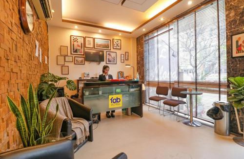 Kalkaji Hotel | FabExpress Happy Residency