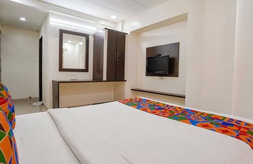 Mundhwa Hotel | Fabexpress Jasmin Rooms