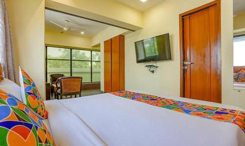 Vile Parle East Hotel | FabExpress Jayshree - Nr Mumbai International Airport