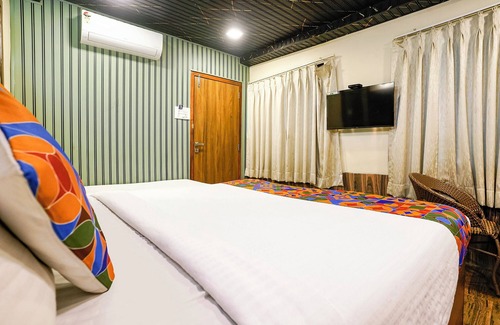 Jogeshwari West Hotel | Fabexpress Malali Residency