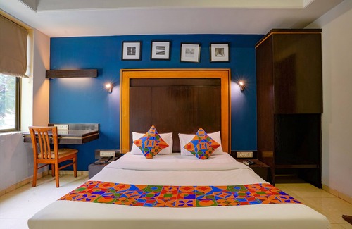 Mumbai Hotel | FabExpress Manas Residency
