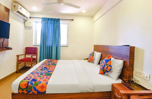 Caranzalem Hotel | Fabexpress Miramar