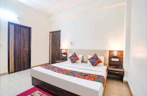 Taj Ganj Hotel | FabExpress PS Villa