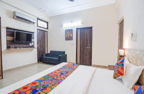Taj Ganj Hotel | FabExpress PS Villa