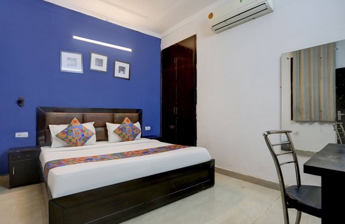 Sainik Farm Hotel | Fabexpress Saket Residency