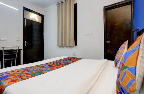 Sainik Farm Hotel | FabExpress Saket Residency
