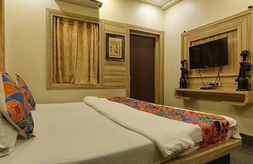 Sector II Hotel | Fabexpress Shivalya