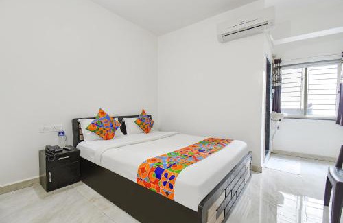 Kharadi Hotel | FabExpress Shivsai Palace - Nr Shree Krishna Temple