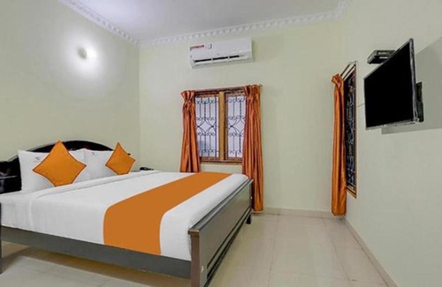 T Nagar Hotel | FabExpress Skyry Homestay