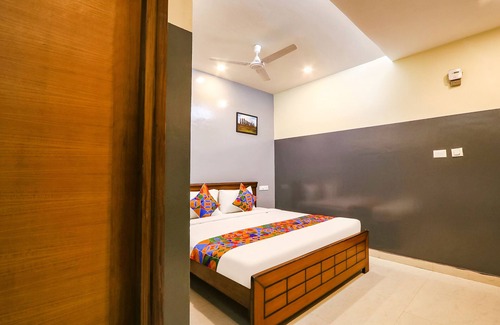 Manikonda Hotel | Fabexpress Starhood