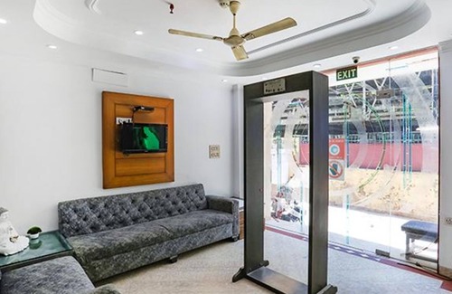 Paharganj Hotel | Fabexpress Station Ii