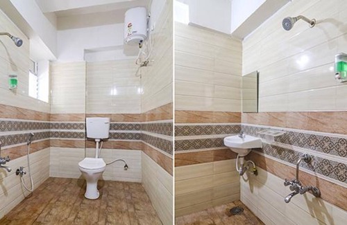 Manikonda Hotel | Fabexpress Town Home