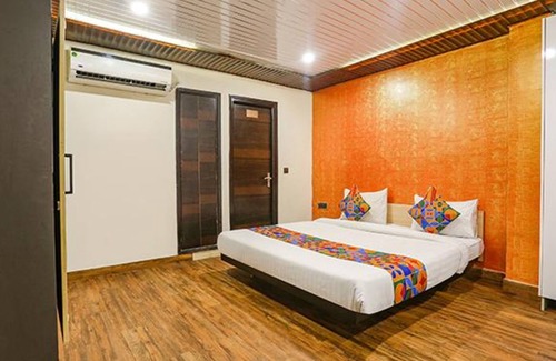 Pitampura Hotel | Fabexpress V4 Residency