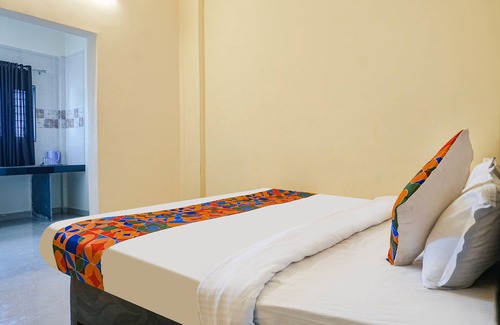 Wadgaon Hotel | Fabexpress Vaishnav Inn