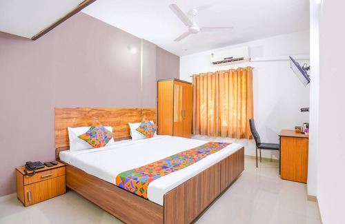 Wakad Hotel | FabExpress Wakad Stays