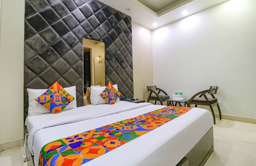Karol Bagh Hotel | Fabexpress Yug Villa