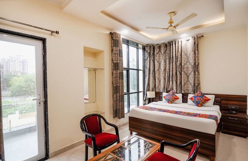 Greater Noida Hotel | Fabhotel 17 Suites
