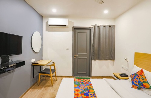 Pitampura Hotel | FabHotel A One Pitampura Inn