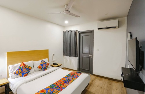 Pitampura Hotel | FabHotel A One Pitampura Inn