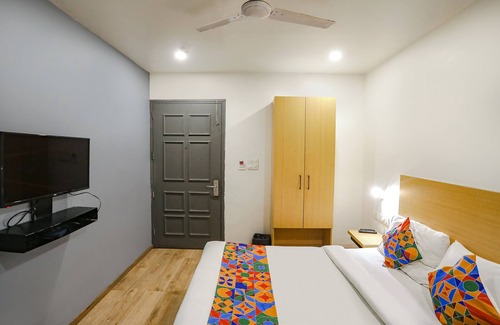 Pitampura Hotel | FabHotel A One Pitampura Inn