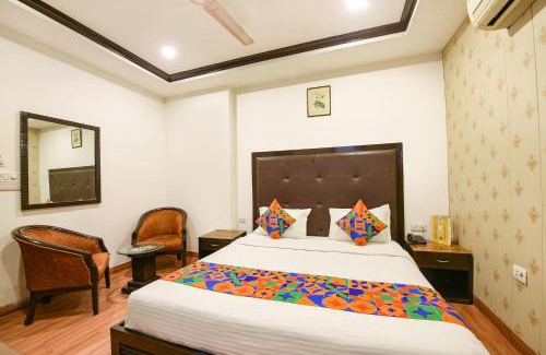 Safdarjung Enclave Hotel | FabHotel Africa Avenue Stayz - Near Bhikaji Cama Palace