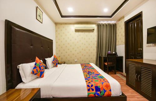 Safdarjung Enclave Hotel | FabHotel Africa Avenue Stayz - Near Bhikaji Cama Palace