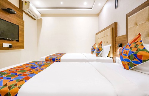 Prabhadevi Hotel | Fabhotel Amber Palace
