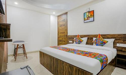 Udyog Vihar Hotel | FabHotel Amrit Residency
