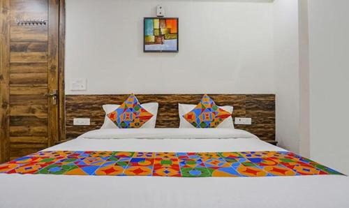 Udyog Vihar Hotel | FabHotel Amrit Residency