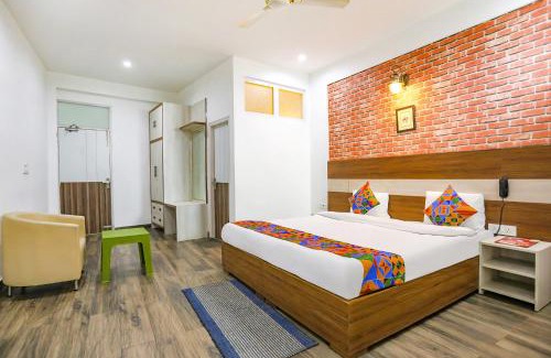 DLF Phase 3 Hotel | FabHotel Aravali Suites