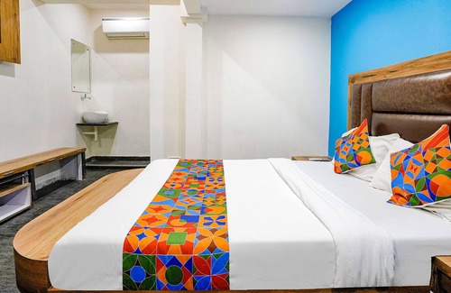 Goregaon East Hotel | Fabhotel Babas Residency